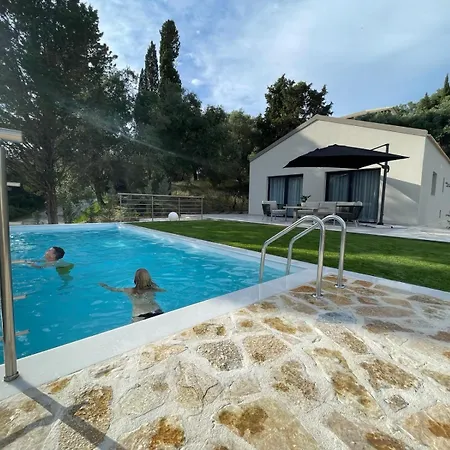 Rinoula-private Pool * Vitaládes