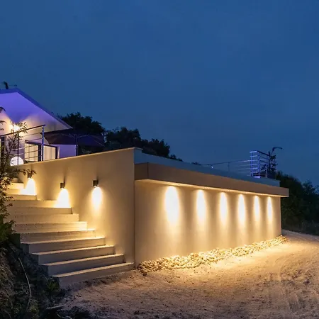 Rinoula-private Pool Villa